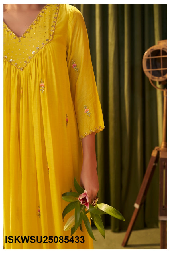 Embroidered Malmal Chanderi Kurti With Pant And Dupatta-ISKWSU25085433