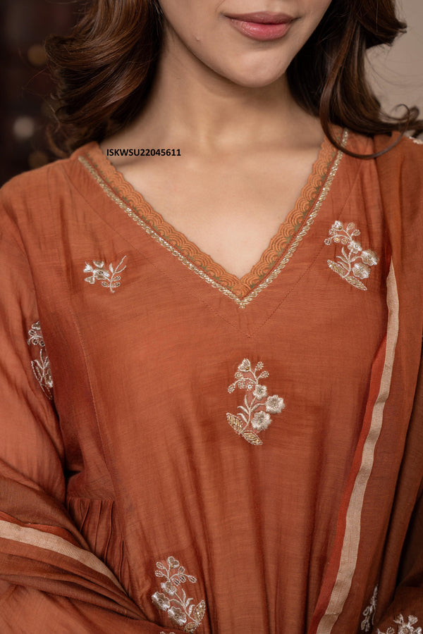 Embroidered Malmal Chanderi Kurti With Pant And Dupatta-ISKWSU22045611