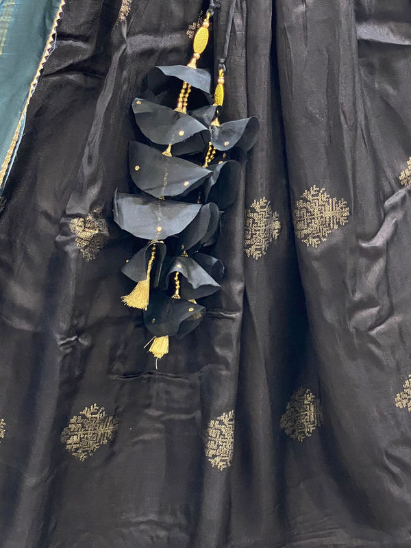Banarasi Lehenga With Blouse And Contrast Gaji Silk Dupatta-ISKWNAV18023181